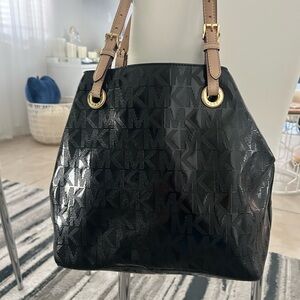 Michael Kors Black and Tan Shoulder Bag